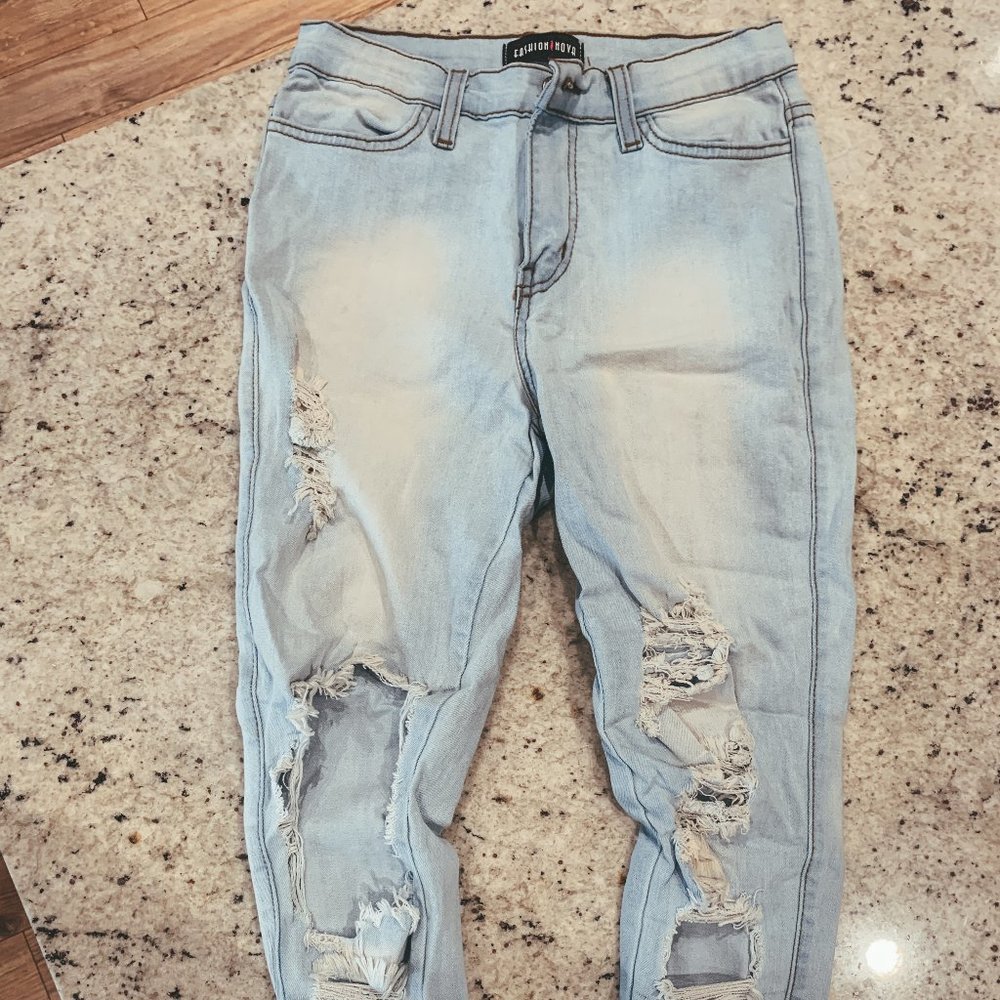 Fashion Nova Highrise Ripped Jeans